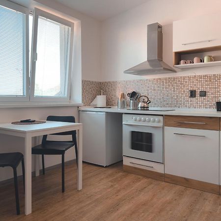 Restaurace Hotel Praha Nizbor エクステリア 写真
