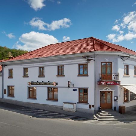 Restaurace Hotel Praha Nizbor エクステリア 写真