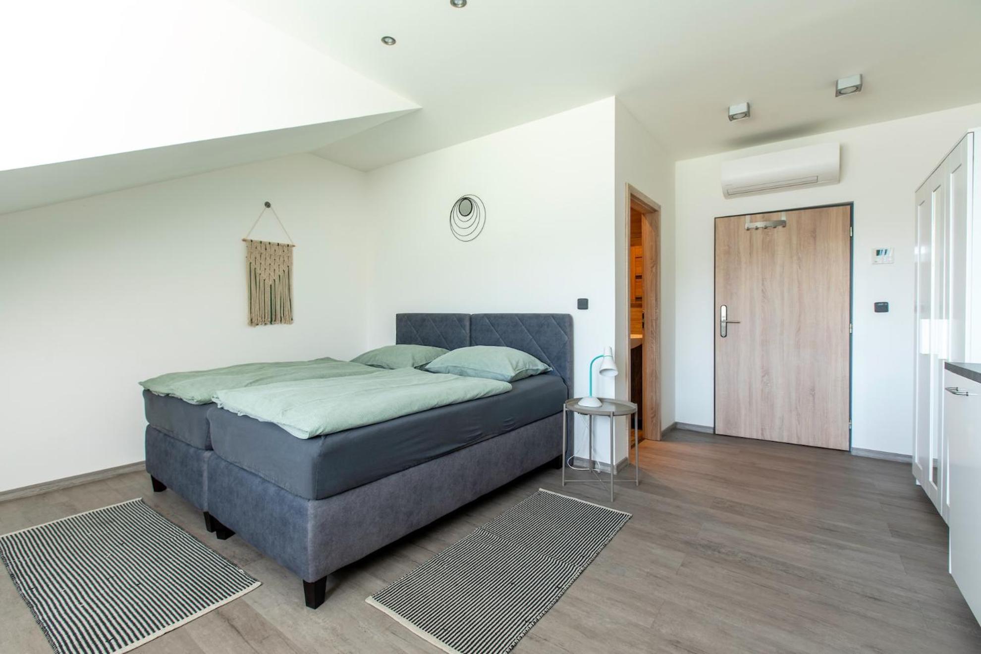 Restaurace Hotel Praha Nizbor エクステリア 写真