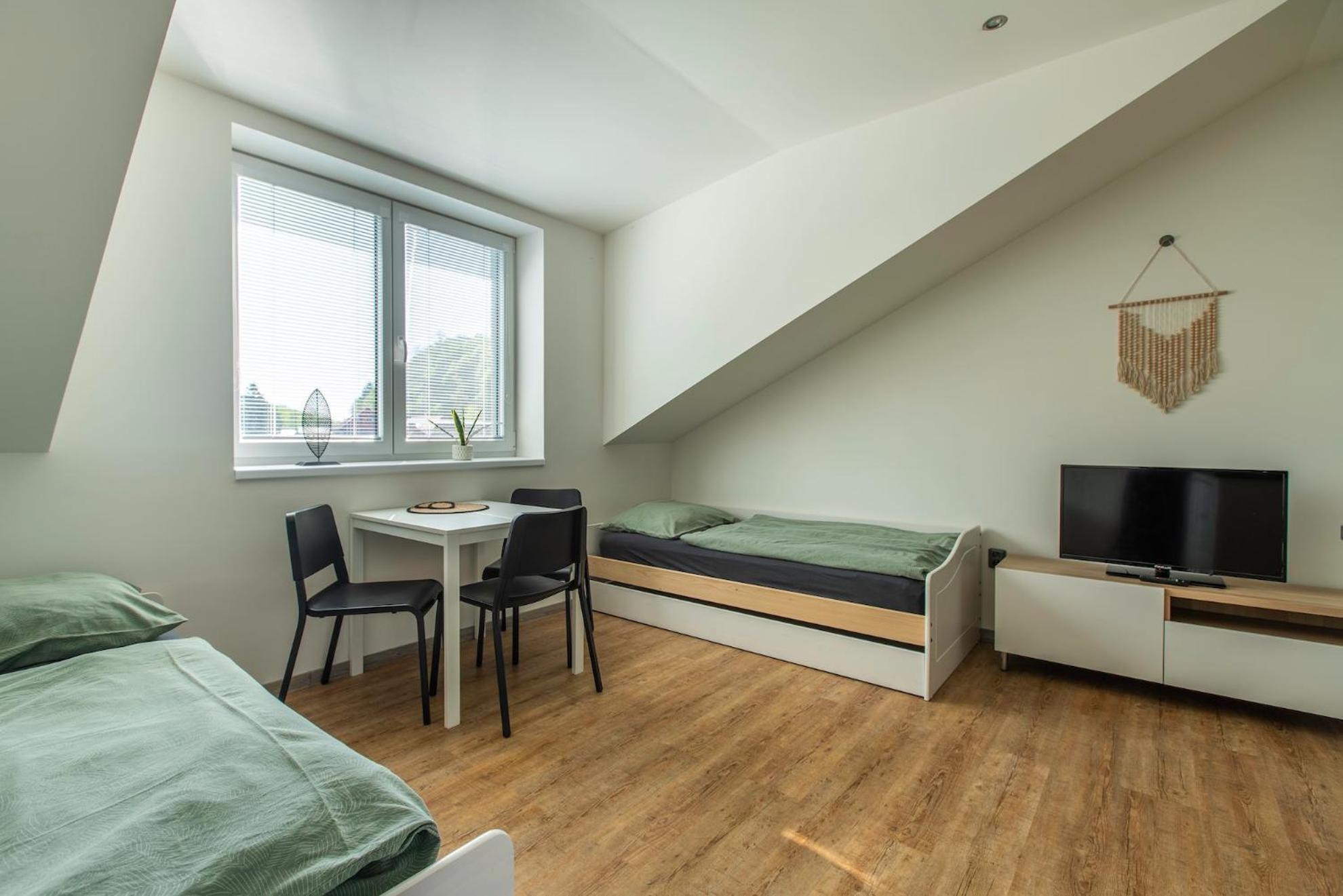 Restaurace Hotel Praha Nizbor エクステリア 写真