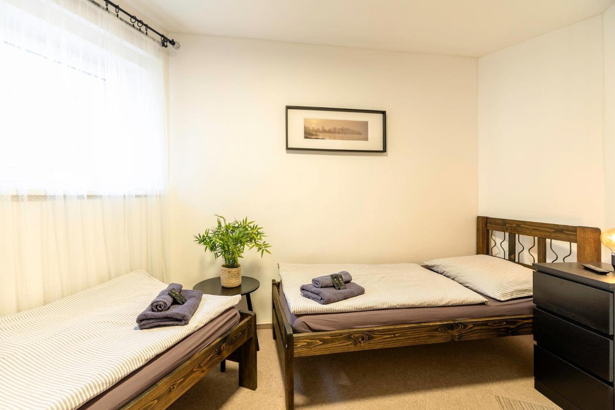 Restaurace Hotel Praha Nizbor エクステリア 写真